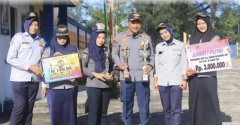 Kadishub Dumai Terima Tiga Piala Kemenangan Tim Voli Putri Dishub